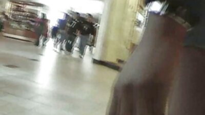 Нил ягаан хөгжилтэй